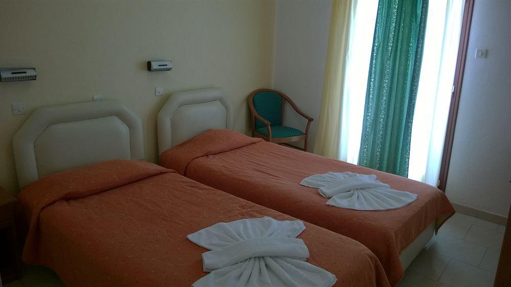 Anemomilos Suites Fira  Exterior foto