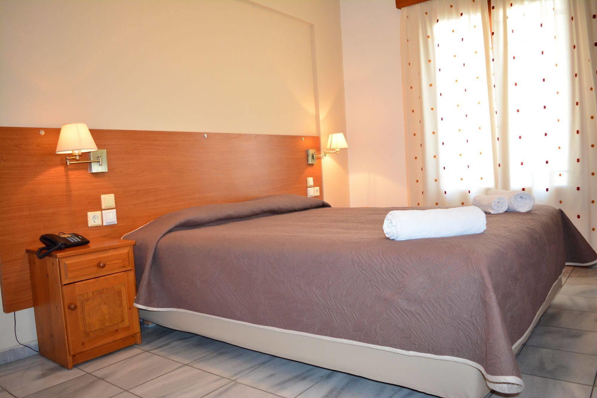 Anemomilos Suites Fira  Exterior foto