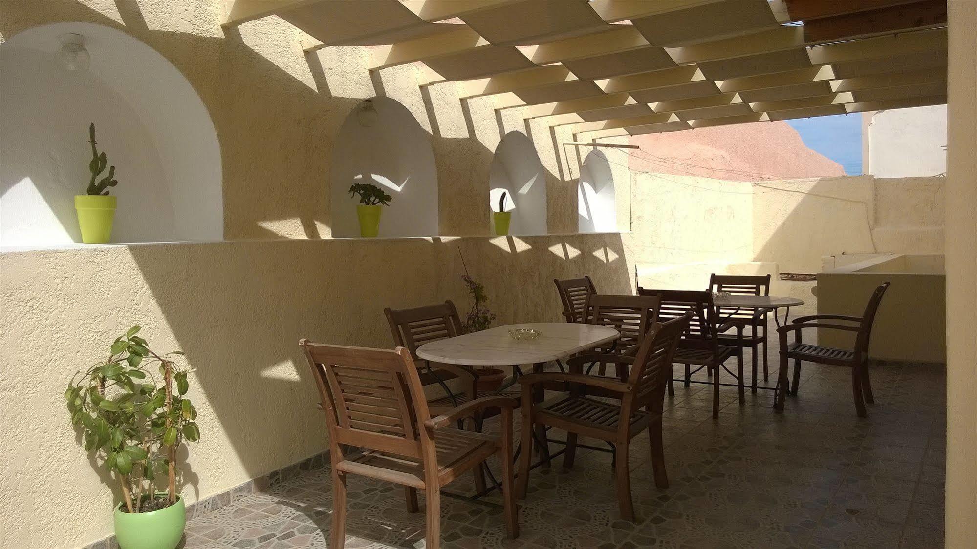 Anemomilos Suites Fira  Exterior foto