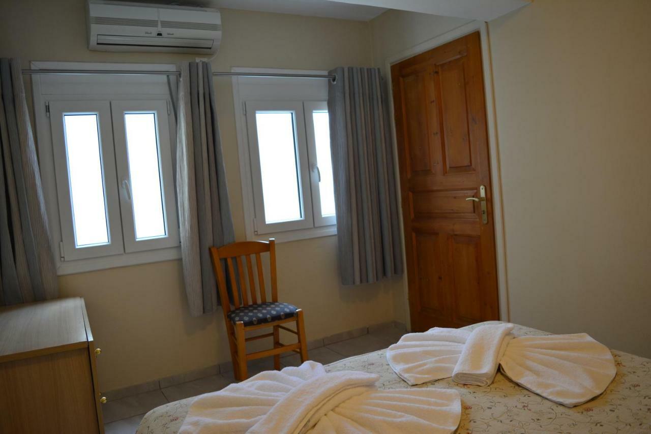 Anemomilos Suites Fira  Exterior foto